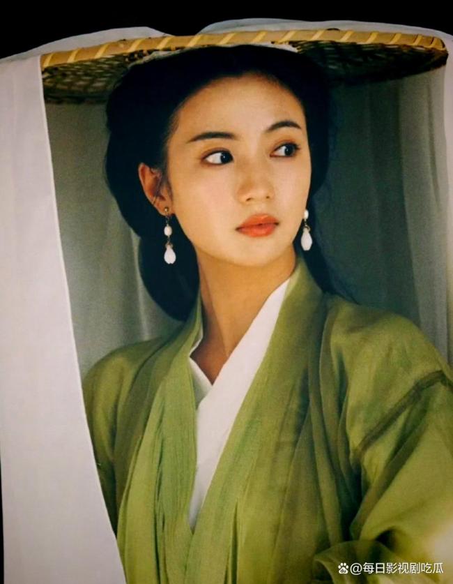 王鹤棣李沁《咸鱼飞升》开机照 反内卷仙侠剧引期待