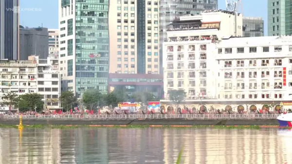 越南统一50周年阅兵现场 
