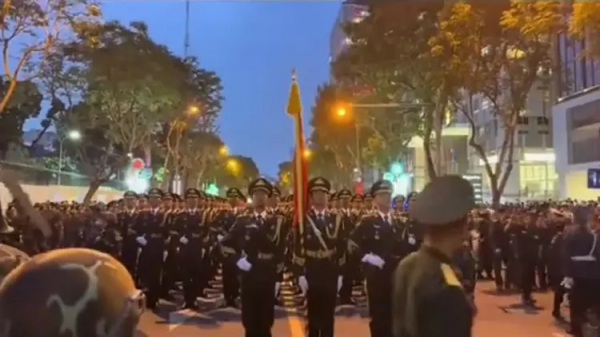 越南统一50周年阅兵现场