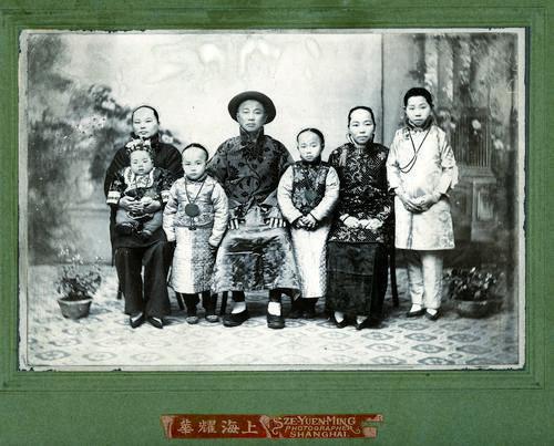 文化中国行 | 西安一摄影师收藏历时百年5000张民间家庭影像，被称“民间影像档案守护者”