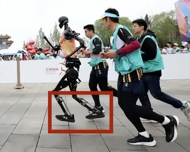 为什么机器人跑马拉松也要穿鞋？