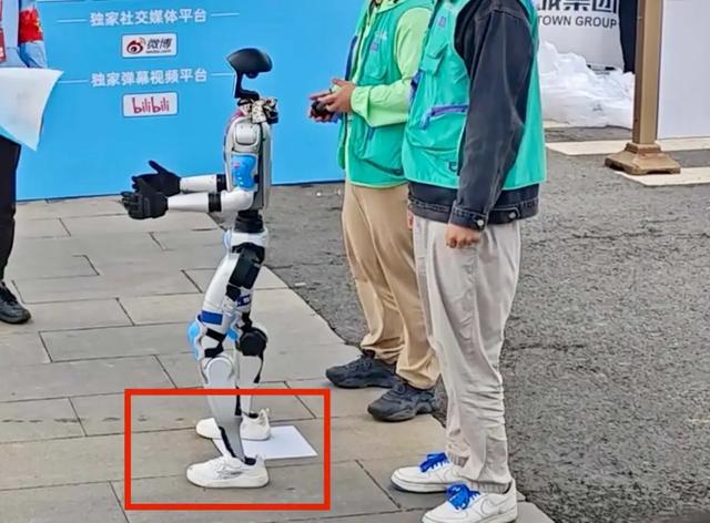 为什么机器人跑马拉松也要穿鞋？