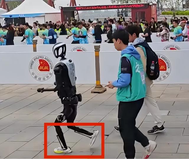 为什么机器人跑马拉松也要穿鞋？