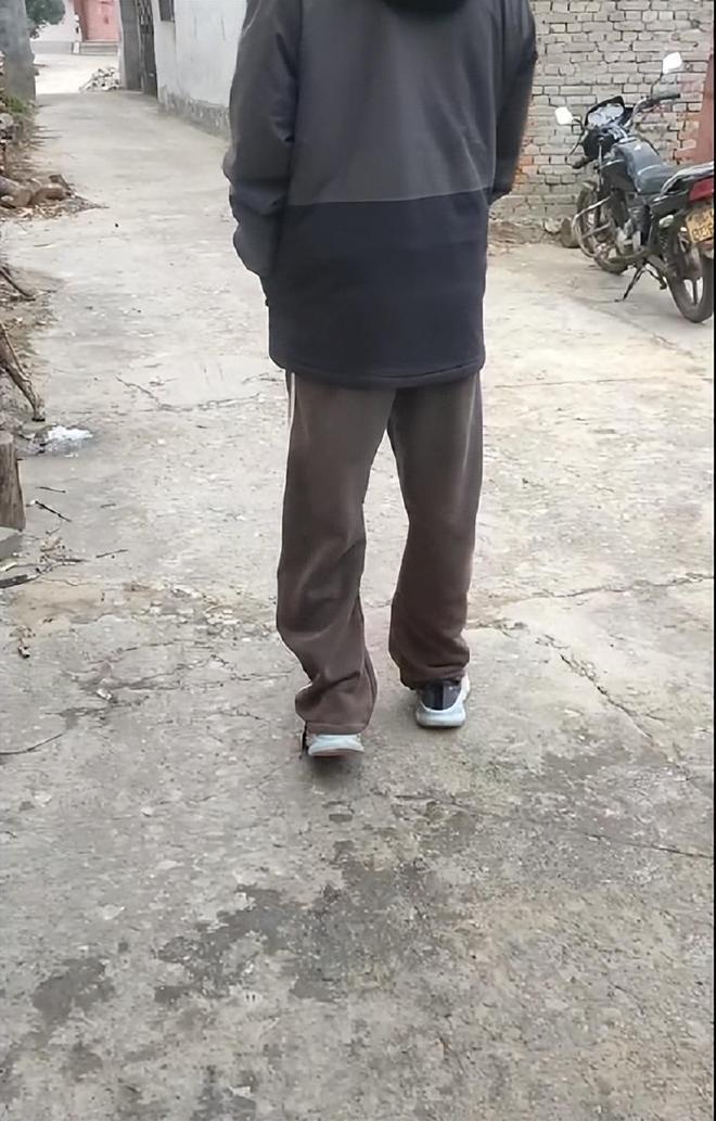 大风追踪｜男生在学校厕所里遭同学推倒关门，摸黑开灯触电致伤残，学校和同学被判赔53万余元