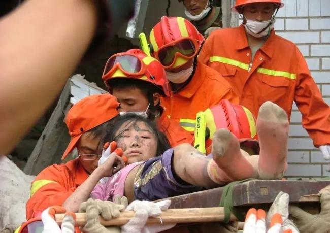 汶川地震幸存的孩子如今怎么样了 重生与辉煌