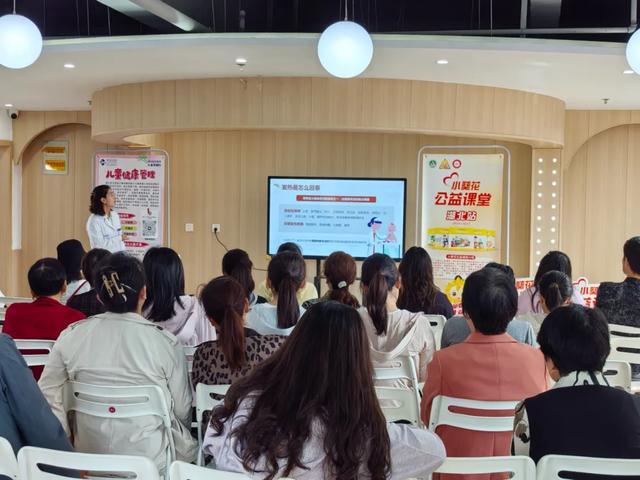 听障女生因太美上热搜，背后有个问题值得关注